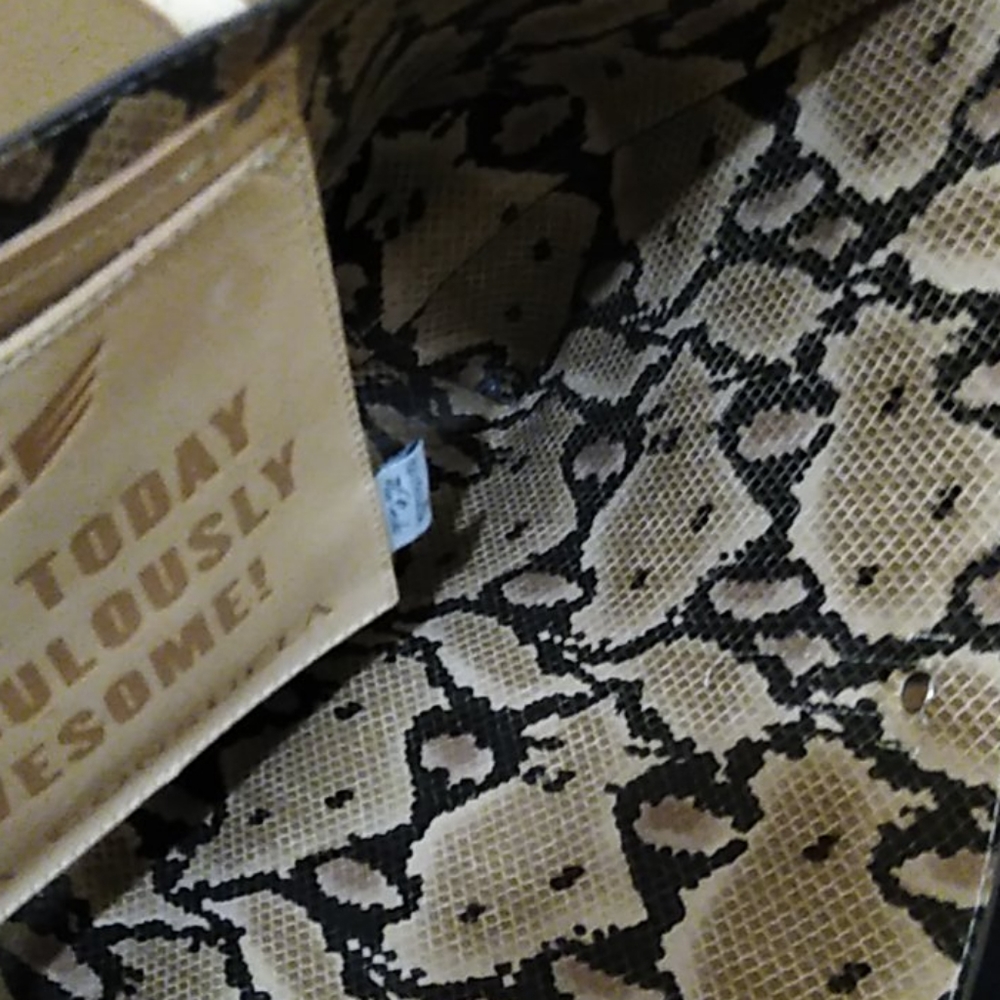 Snake skin pattern bag - Picture 3 of 4